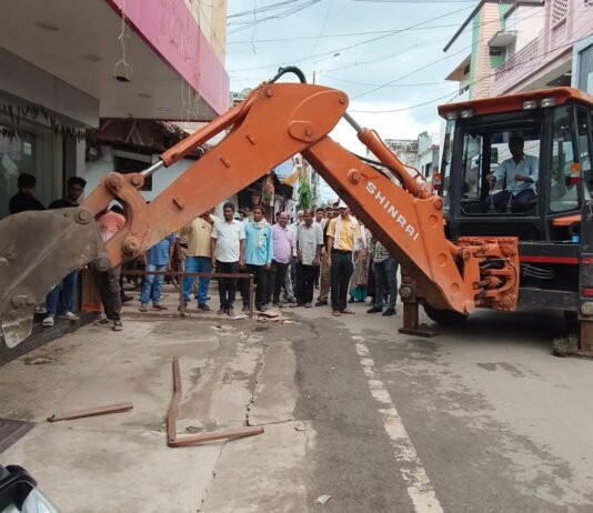 राजनांदगांव : आयुक्त की मौजुदगी में आज अतिक्रमण तोडू दस्ता पहुंचा कामठी लाईन एवं हलवाई लाईन…