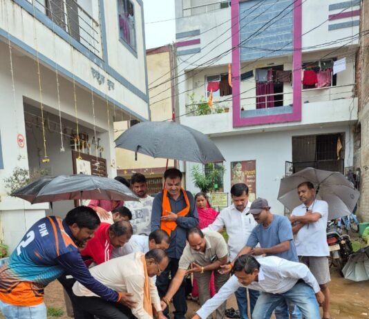 राजनांदगांव : सामुदायिक भवन एवं रोड नाली निर्माण के लिए दोनो वार्ड में आयोजित कार्यक्रम में महापौर ने किया भूमिपूजन…