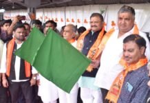 राजनांदगांव : जयश्री राम के जयकारे के साथ ढोल-मंजीरे की मंगल ध्वनि के साथ श्रद्धालुओं को अयोध्या के लिए किया गया विदा…