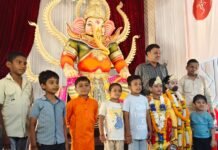 राजनांदगांव : भगवान गणपति के दर्शन कर विभिन्न प्रतियोगिताओं के पुरस्कारों का वितरण महापौर मधुसूदन यादव द्वारा बाल रत्न मंच सेवा समिति के गणपति पंडाल में…