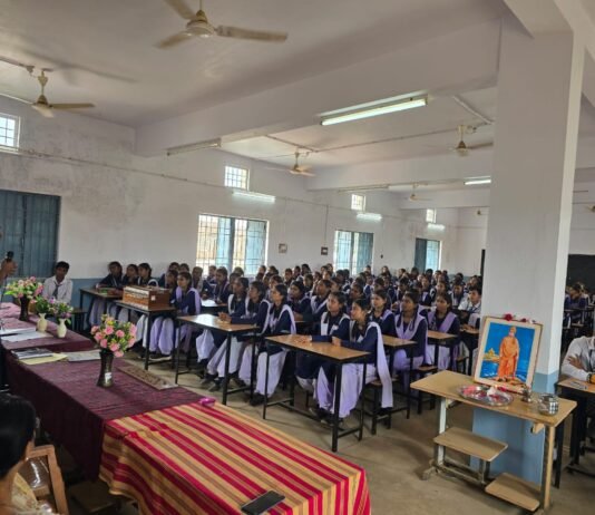 राजनांदगांव: साइबर ठगी से बचाव, नशा मुक्ति और यातायात सुरक्षा पर छात्रों को जागरूक किया गया…