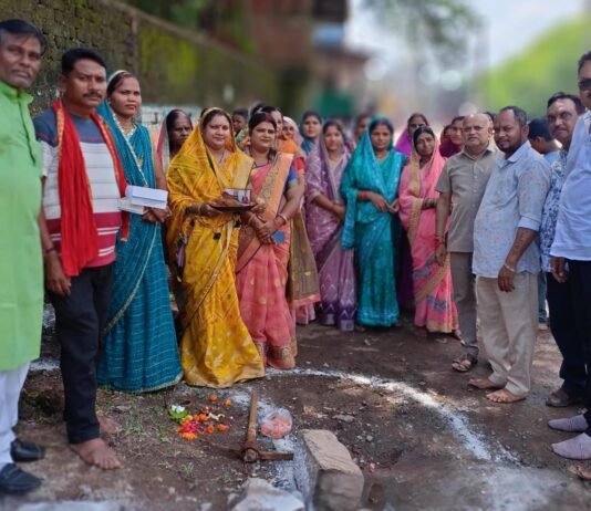 राजनांदगांव: राजीव नगर वार्ड में होगा सीसी रोड का निर्माण, पार्षद अमृता मोहन सिन्हा ने किया भूमि पूजन…