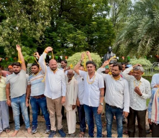 राजनांदगांव : सोसायटी में तानाशाही चरम पर भ्रष्टाचार, निखिल संग फांसी का फंदा लेकर पहुंचे किसान…