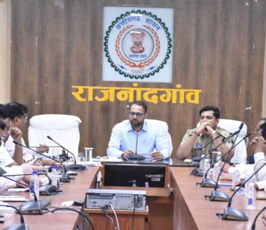 राजनांदगांव : माँ बम्लेश्वरी मंदिर डोंगरगढ़ में दूर-दराज से पहुंचने वाले दर्शनार्थियों के लिए होनी चाहिए सुविधाजनक एवं चाक-चौबंद व्यवस्था – कलेक्टर…