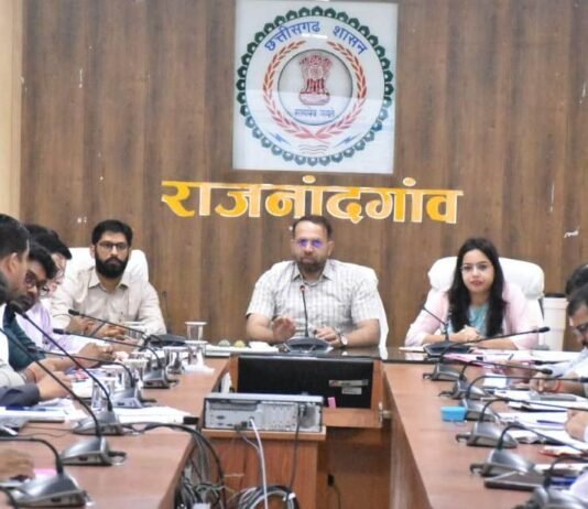 राजनांदगांव : क्वांर नवरात्रि के संबंध में सभी सेवा पंडालों में स्वास्थ्य विभाग के स्टॉफ की ड्यूटी लगाने के दिए निर्देश…