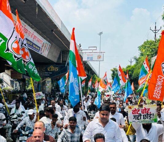 राजनांदगांव : वोट चोर गद्दी छोड़ कार्यक्रम में युवा कांग्रेस और NSUI का शक्ति प्रदर्शन…