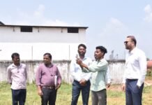 राजनांदगांव : कलेक्टर ने ग्राम महराजपुर के खेत पहुंचकर डिजिटल क्रॉप सर्वे का किया औचक निरीक्षण…