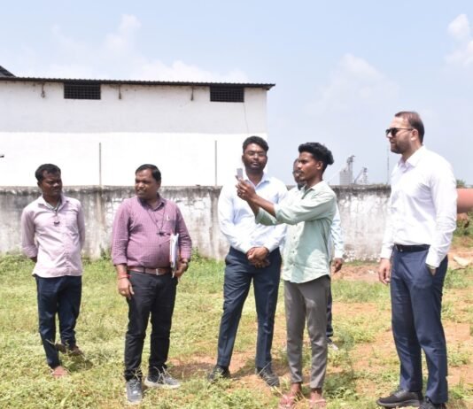 राजनांदगांव : कलेक्टर ने ग्राम महराजपुर के खेत पहुंचकर डिजिटल क्रॉप सर्वे का किया औचक निरीक्षण…