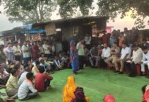 राजनांदगांव : दिवानभेड़ी हत्याकांड मामले में ग्रामीणों का आरोप: पुलिस की कार्यवाही सवालों के घेरे में…