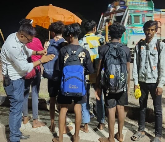 राजनांदगांव : नवरात्रि पर्व पर पदयात्रियों की सुरक्षा हेतु यातायात पुलिस की विशेष पहल…