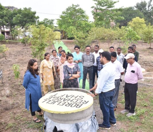 राजनांदगांव : प्रमुख सचिव पंचायत एवं ग्रामीण विकास ने स्वच्छ भारत मिशन अंतर्गत किए जा रहे कार्यों का किया निरीक्षण…