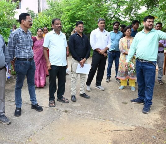 राजनांदगांव:जिले में मनरेगा अंतर्गत संचालित नवाचार एवं उत्कृष्ट कार्यों का अवलोकन करने पहुंचा 7 राज्यों का प्रतिनिधिमंडल…