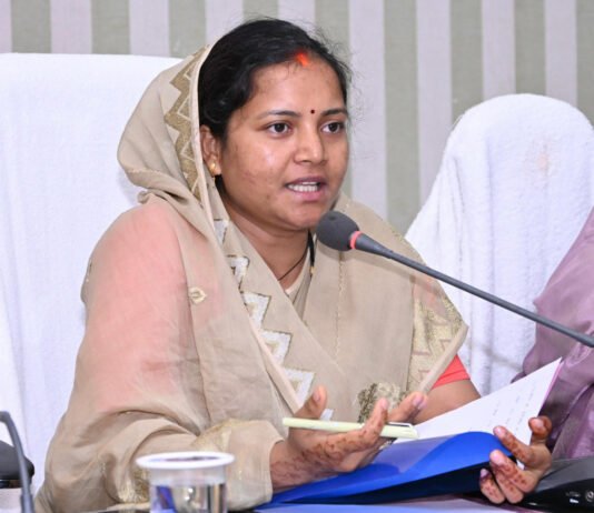 रायपुर : गांव-गांव में डिजिटल सशक्तिकरण…