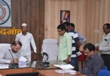 राजनांदगांव : कलेक्टर ने जनदर्शन में पहुंचे जनसामान्य की सुनी शिकायत एवं समस्याएं…