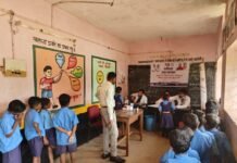 राजनांदगांव :एमएमयू टीम द्वारा स्कूल में छत्तीसगढ़ रजत महोत्सव के अंतर्गत स्वास्थ्य शिविर एवं जागरूकता कार्यक्रम आयोजित…