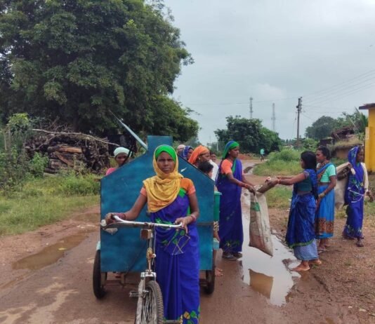 राजनांदगांव : राष्ट्रपिता महात्मा गांधी जयंती पर ग्रामों में चलाया गया स्वच्छता अभियान…