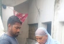 राजनांदगांव : मौसमी बिमारी डेंगू मलेरिया के रोकथाम हेतु आमजन को डोर टू डोर समझाईस एवं घर घर क्लोरिन टेबलेट का वितरण…