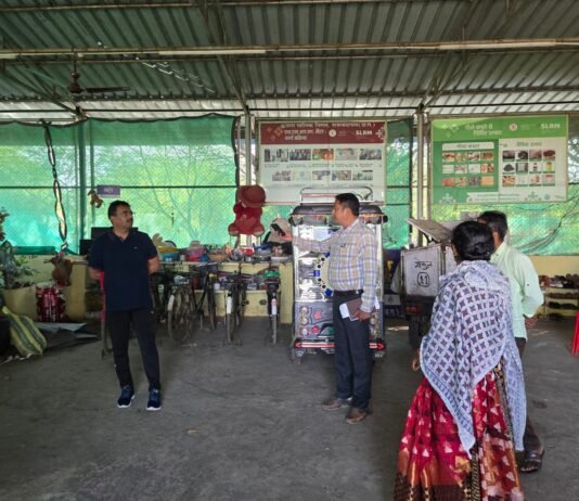 राजनांदगांव : सफाई निरीक्षण के दौरान आयुक्त ने एस.एल.आर.एम. सेन्टरों मे व्यवस्था का लिया जायजा…