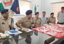 खैरागढ़ : ज्वेलरी शॉप में हुई लाखों की चोरी का खुलासा, पुलिस ने आरोपी और अपचारी बालक को किया गिरफ्तार…