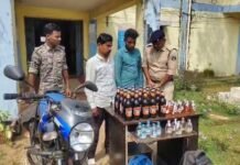 मोहला : मोटरसाइकिल से अवैध शराब परिवहन करते दो आरोपी गिरफ्तार…