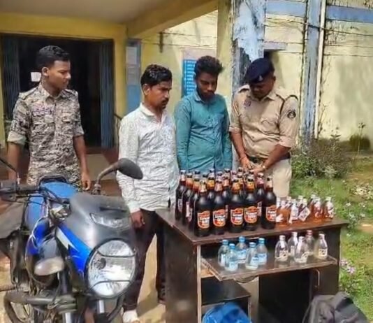 मोहला : मोटरसाइकिल से अवैध शराब परिवहन करते दो आरोपी गिरफ्तार…