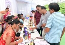 राजनांदगांव : स्वसहायता समूह की महिलाओं द्वारा निर्मित एवं उत्पादित गुणवत्तायुक्त सामग्री का विक्रय सह प्रदर्शनी…