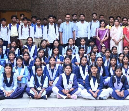 राजनांदगांव : स्कूली बच्चों ने किया आईआईटी भिलाई का शैक्षणिक भ्रमण…