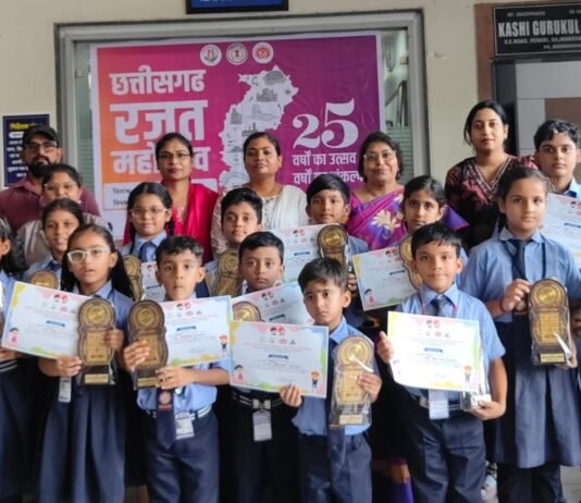 राजनांदगांव : स्कूली बच्चों को मलेरिया, डेंगू रोग से बचाव के संबंध में दी जा रही जानकारी…