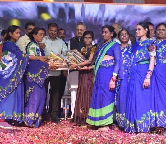 राजनांदगांव : शहर को साफ-सुथरा रखने में स्वच्छता दीदीयों की महत्वपूर्ण भूमिका – विधानसभा अध्यक्ष डॉ. रमन सिंह…