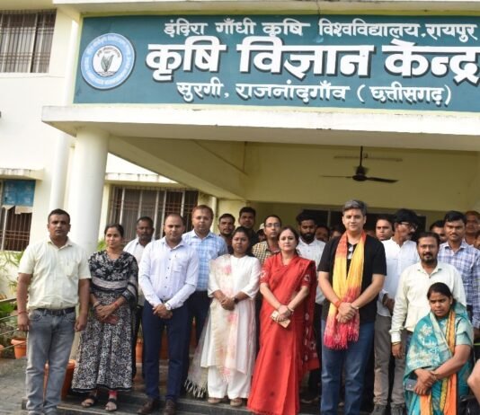 राजनांदगांव : किसानों को सफरी-17 धान की उत्परिवर्तित किस्म विक्रम-टीसीआर के उन्नत गुणों के बारे में बताया गया…
