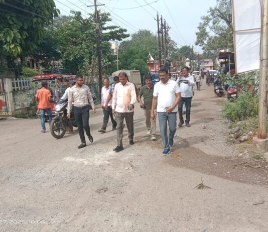 राजनांदगांव : महापौर एवं आयुक्त शहर में निकले सफाई देखने…