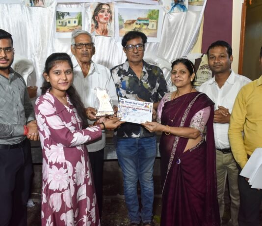 राजनांदगांव: ओसवाल लाईन में सजी रंगोली की रंगीन दुनिया, मोनालिका को मिला प्रथम पुरस्कार…