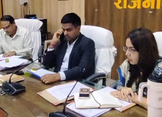 राजनांदगांव: कलेक्टर ने हाई रिस्क वाली गर्भवती माता हेमकुमारी से फोन से बात कर स्वास्थ्य की ली जानकारी…