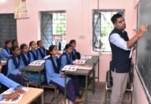 राजनांदगांव : कलेक्टर ने शासकीय हायर सेकेण्ड्री स्कूल सलोनी का किया औचक निरीक्षण…