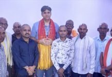 राजनांदगांव:शोक संतप्त परिवार से मिले पूर्व सांसद अभिषेक सिंह…