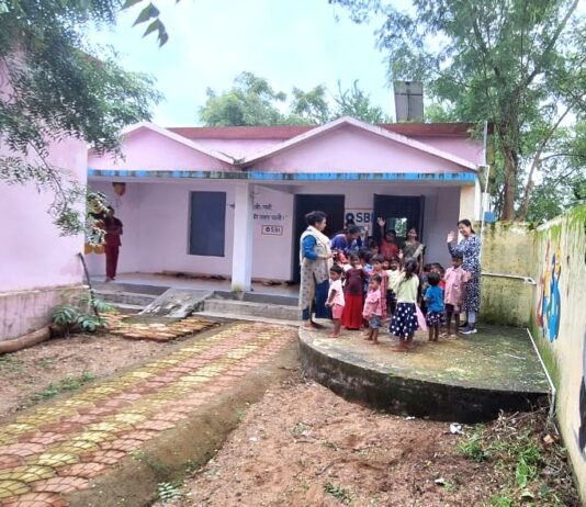 रायपुर : आंगनबाड़ी केंद्रों की बदली तस्वीर खेलते खिलखिलाते नन्हे कदमों से संवर रहा भविष्य…