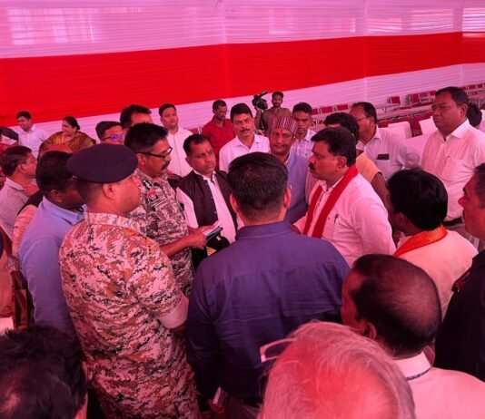 रायपुर : केंद्रीय गृह मंत्री अमित शाह के बस्तर प्रवास की तैयारियों का उप मुख्यमंत्री विजय शर्मा ने किया निरीक्षण…