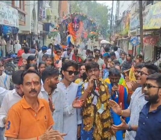 राजनांदगांव : पूजा पंडालों में विराजित देवी मां की प्रतिमाओं की बाजे-गाजे के साथ निकली विसर्जन शोभायात्रा…