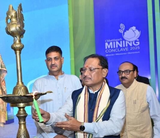 रायपुर : वैज्ञानिक पद्धति और नवाचारी खनन के माध्यम से विकास और पारदर्शिता की नई कहानी लिख रहा है छत्तीसगढ़ मुख्यमंत्री साय…