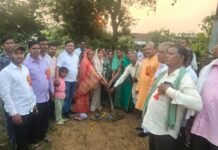 राजनांदगांव : जिला पंचायत अध्यक्ष किरण रविन्द्र वैष्णव सीसी रोड भूमिपूजन व कबड्डी कार्यक्रम में शामिल हुई…