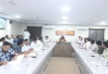 मोहला:कलेक्टर प्रजापति ने स्वास्थ्य विभाग की ली मैराथन बैठक योजनाओं की विस्तृत समीक्षा…
