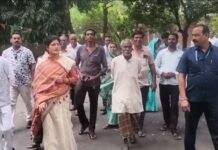 राजनांदगांव: ग्राम कलकसा के किसानों ने पटवारी पर गिरदावरी में अनियमितता का लगाया आरोप…