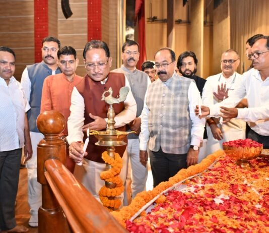 रायपुर : छत्तीसगढ़ की धरती सदा से रही है साहित्य और संस्कृति की धरा मुख्यमंत्री विष्णु देव साय…