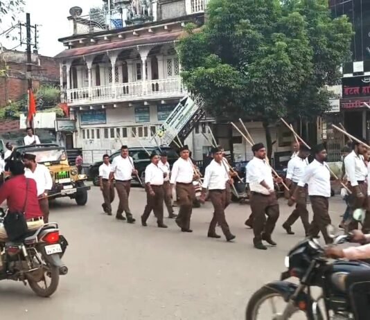 राजनांदगांव:स्वामी विवेकानंद शाखा नंदई बस्ती द्वारा भव्य पद संचलन का आयोजन…