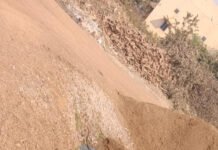 राजनांदगांव:सोमनी-मुढ़ीपार सड़क मार्ग पर ठेकेदार की मनमानी…