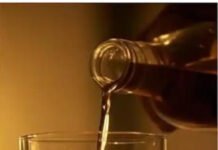 राजनांदगांव:शिकायतों के बाद भी कार्रवाई नहीं शराब कोचियों के हौसले बुलंद…