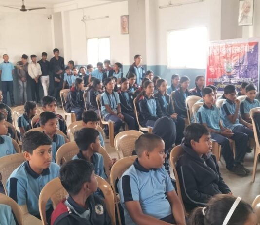 राजनांदगांव: तुमडीबोड स्कूल में चलाया गया साइबर जागरूकता नशामुक्ति अभियान…