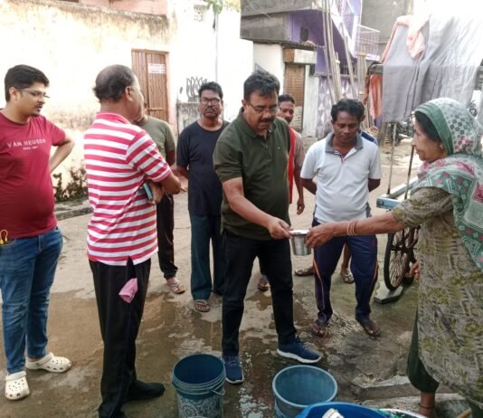 राजनांदगांव : गंदे पानी की शिकायत पर महापौर सुबह पहुॅचे राजीव नगर…
