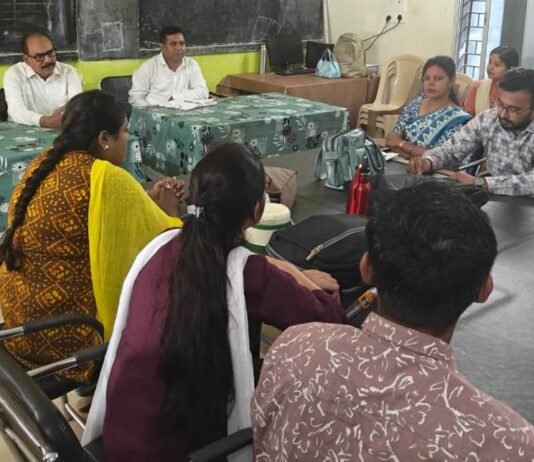 राजनांदगांव : जिला शिक्षा अधिकारी ने पीएमश्री सेजेस डोंगरगांव का किया आकस्मिक निरीक्षण…