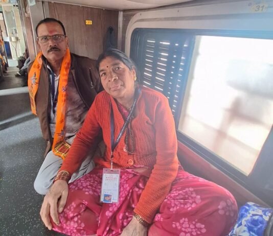 राजनांदगांव : पति-पत्नी एक साथ प्रभु श्रीराम के दर्शन के लिए जा रहे दर्शनार्थियों में खुशी हुई दोगुनी…